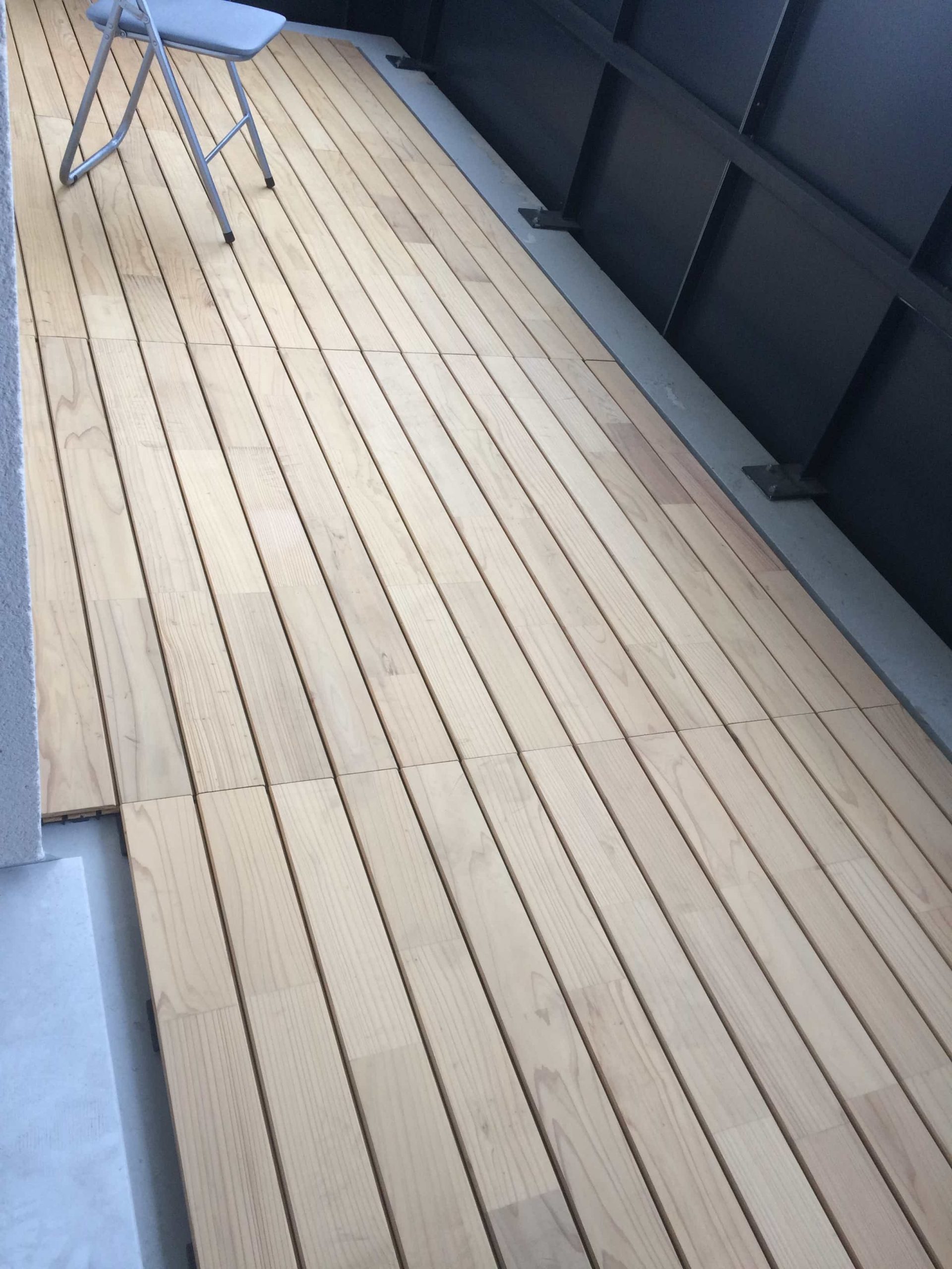 Lames de terrasses en bois massif, parquet clipsable